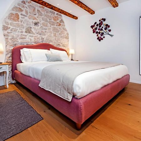 Apartments Casa De Amicis Rovinj Bagian luar foto