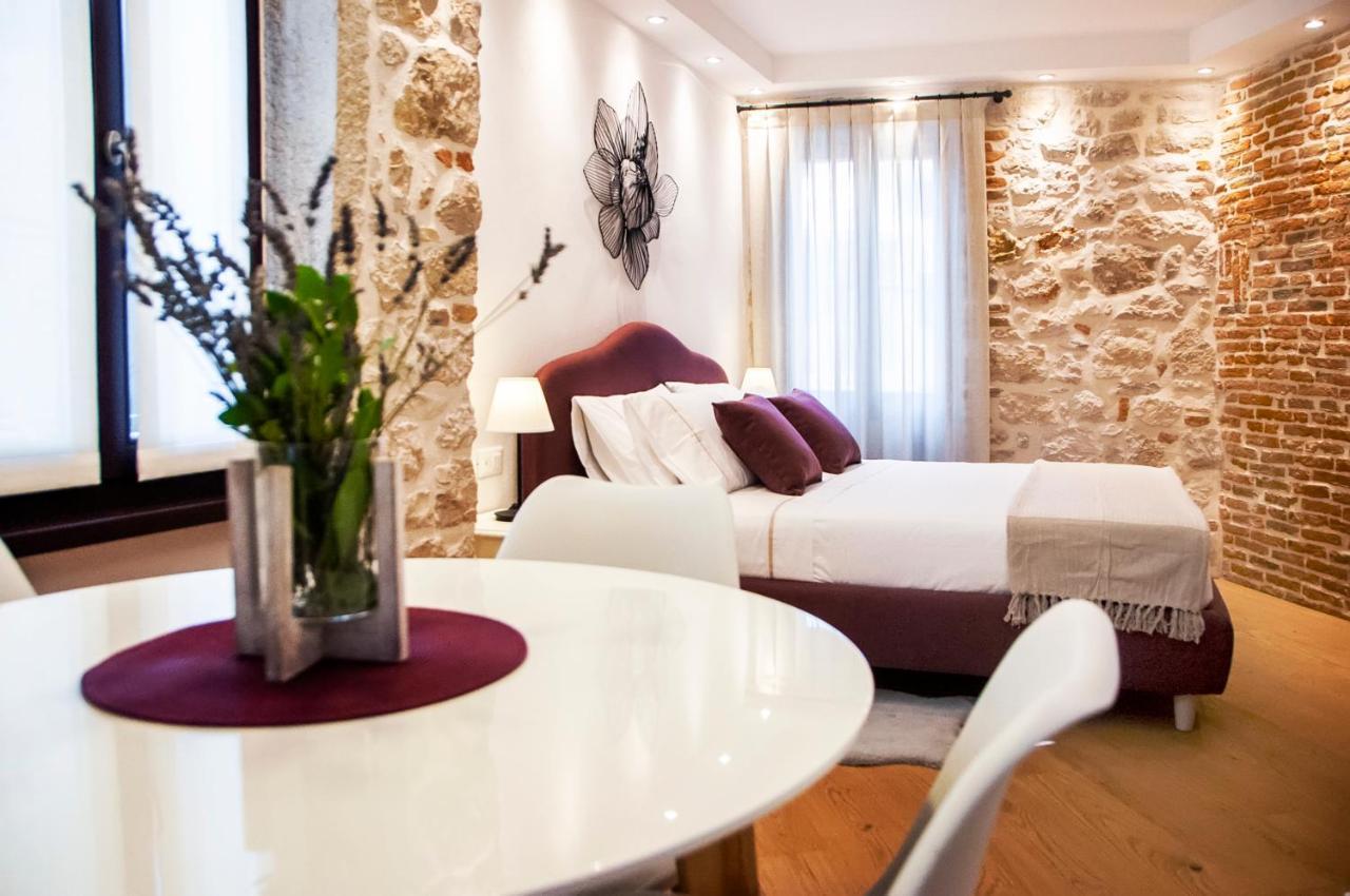 Apartments Casa De Amicis Rovinj Bagian luar foto