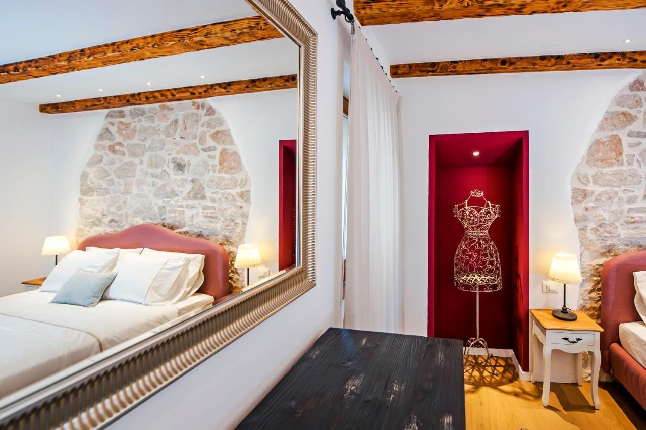 Apartments Casa De Amicis Rovinj Bagian luar foto