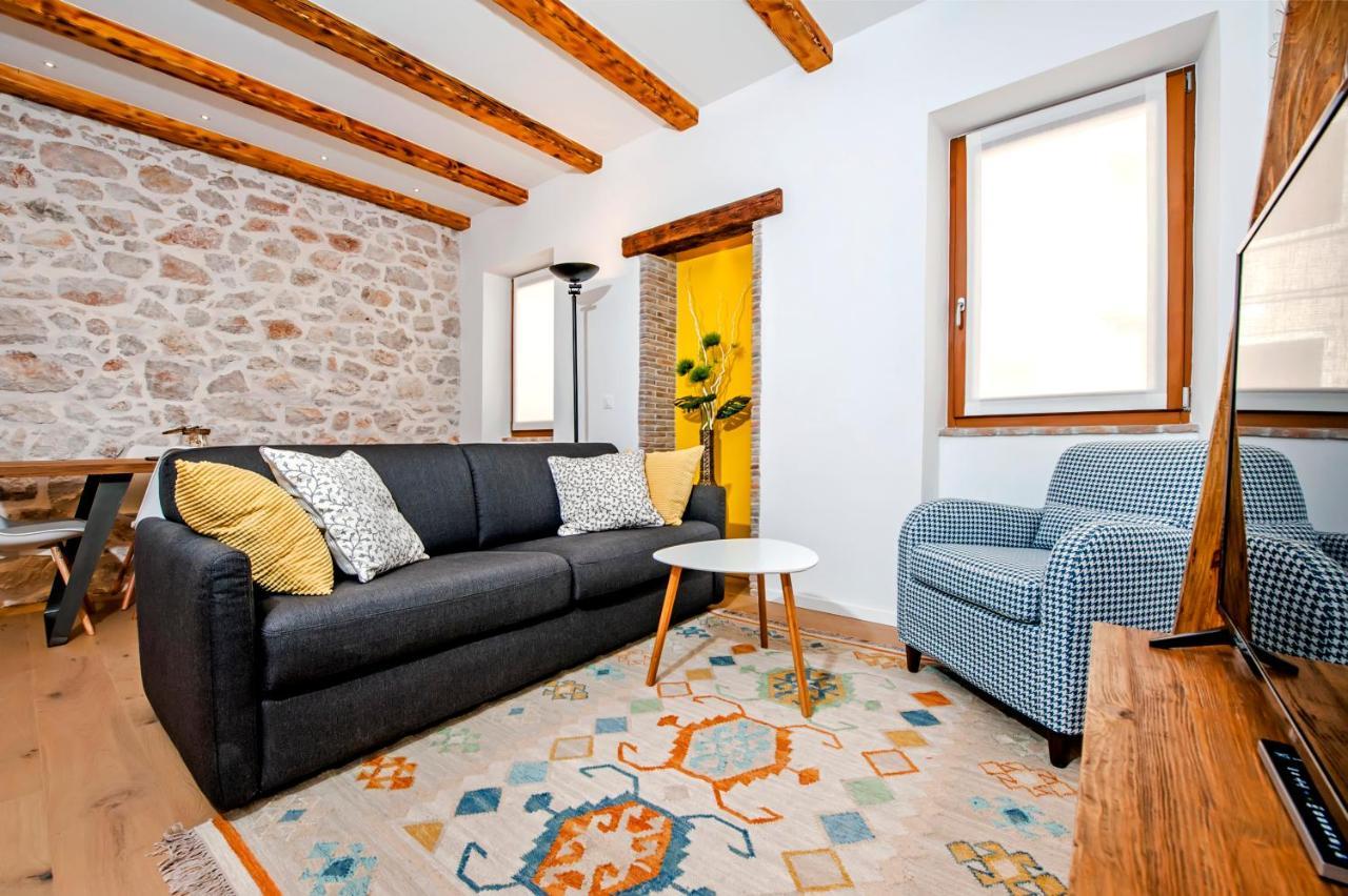 Apartments Casa De Amicis Rovinj Bagian luar foto