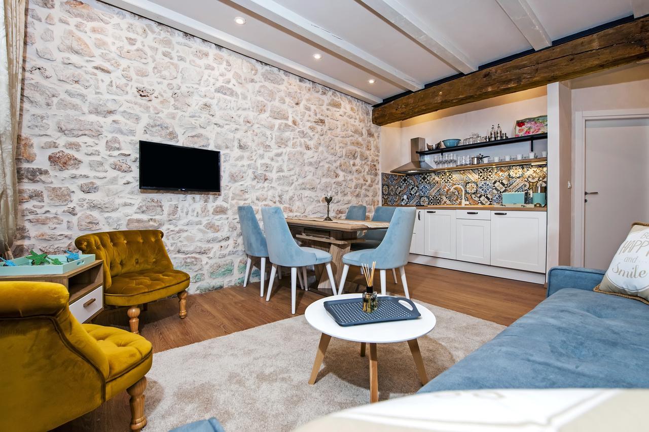 Apartments Casa De Amicis Rovinj Bagian luar foto
