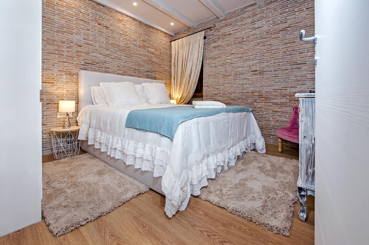 Apartments Casa De Amicis Rovinj Bagian luar foto