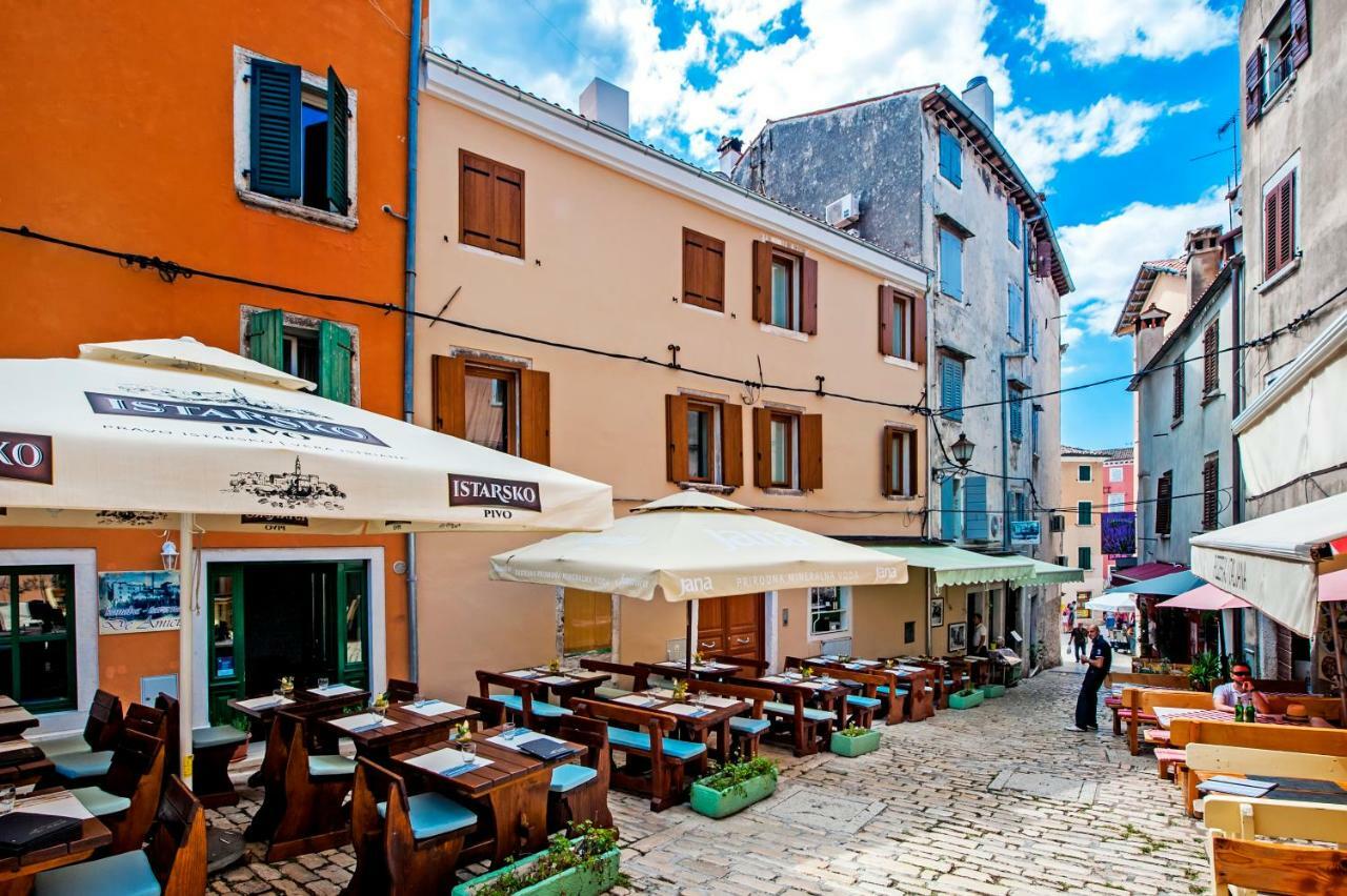 Apartments Casa De Amicis Rovinj Bagian luar foto